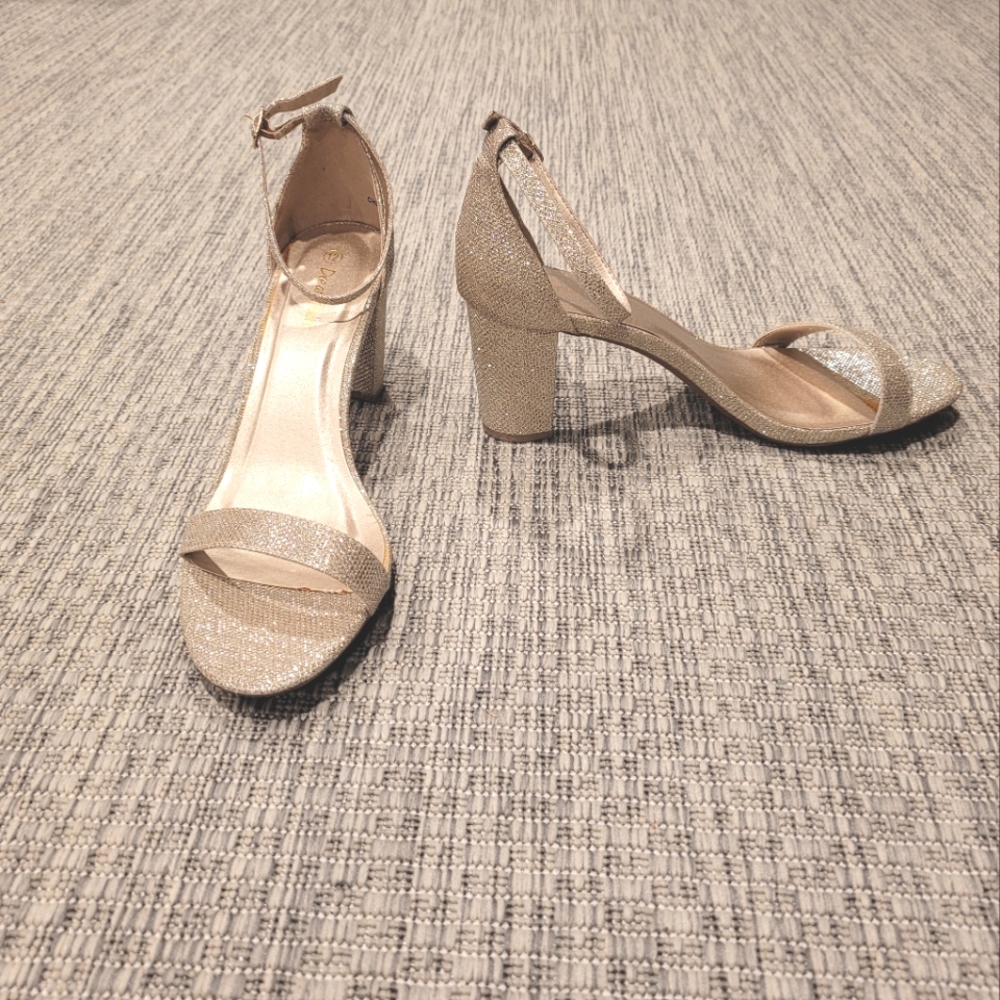 Dream Pairs Gold Glitter Chunk Heels